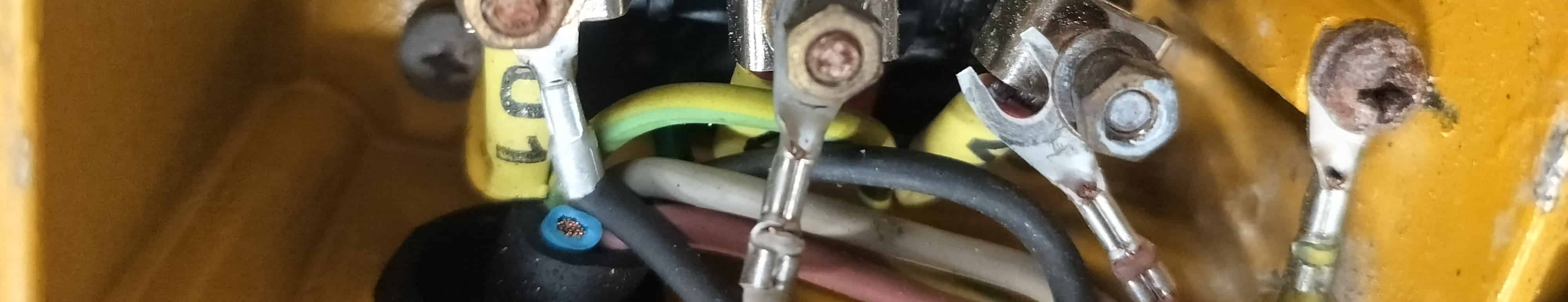 Maskinreparation — klemrække